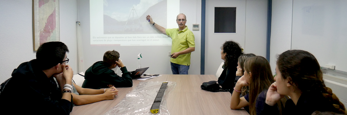 Santiago Giralt durante el taller de paleoclima Fotos20171027 ESCOLAB 1200x400 02