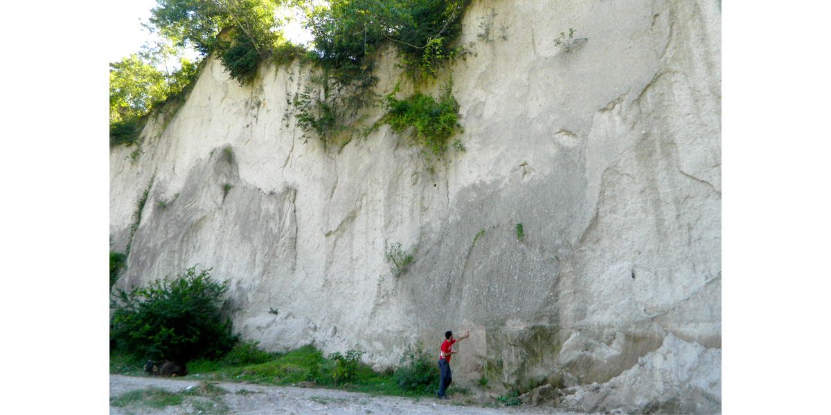 Unidad F, en un afloramiento cerca de la Caldera de Ilopango (sector norte). (Imagen: Dario Pedrazzi) 20190508 FotoNoti04